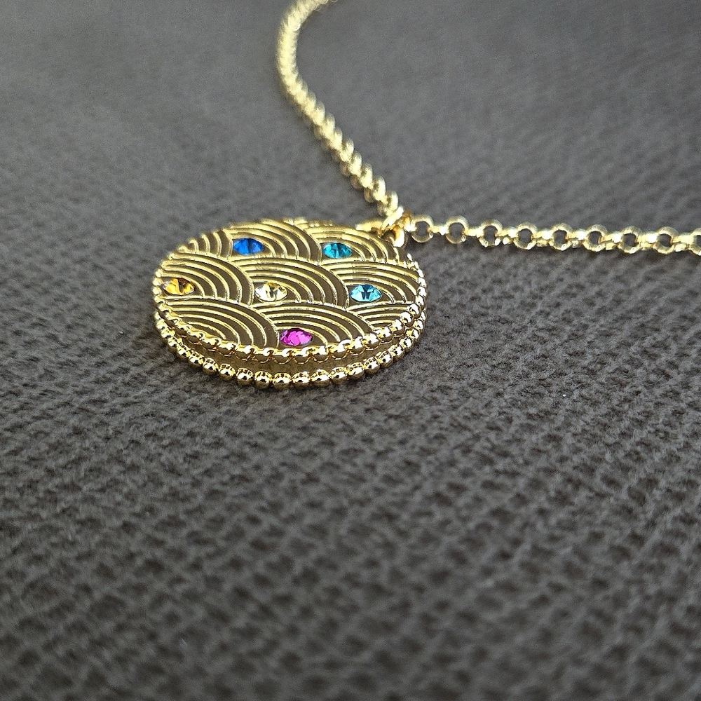 Kurt Geiger "Southbank Disc"📀 Pendant Necklace with Mutli Colored🌈 Crystals💎 - Picture 9 of 16